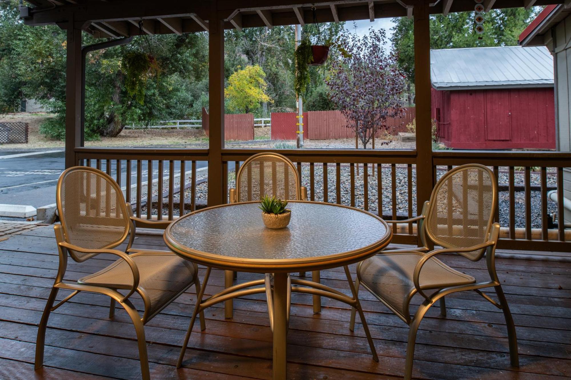 Buck Meadows Lodge Гроувланд Екстериор снимка
