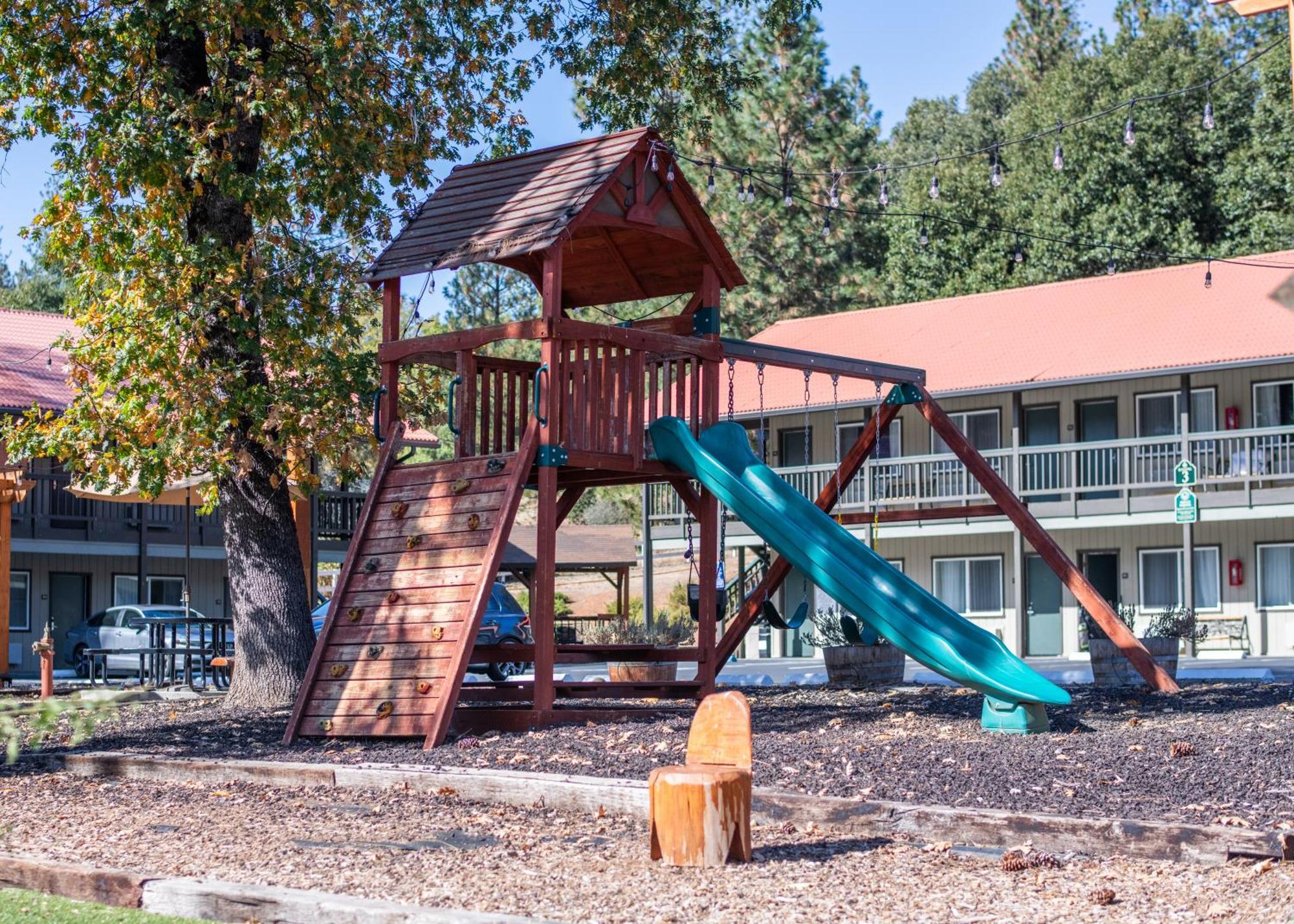 Buck Meadows Lodge Гроувланд Екстериор снимка