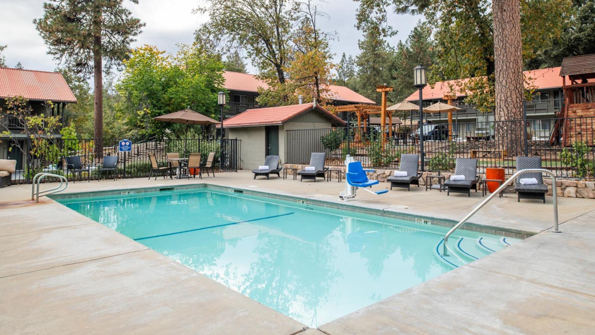Buck Meadows Lodge Гроувланд Екстериор снимка